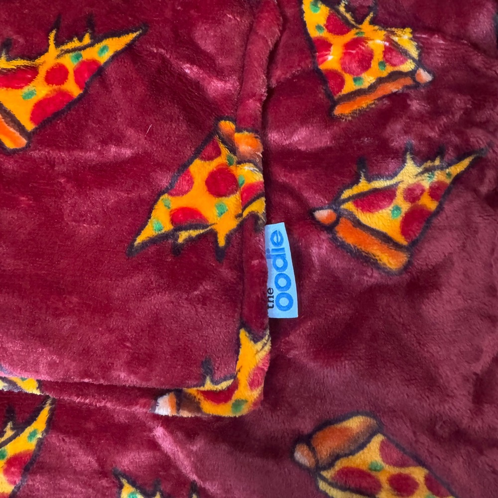 The Oodie Pizza Wearable Blanket Hoodie Adult One Size Red Sherpa NWT - Picture 7 of 10